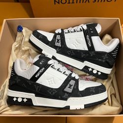 Louis Vuitton LV  Sneakers Black White