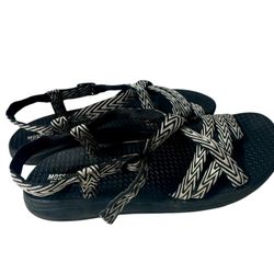 Chaco  water shoes/sandals W9