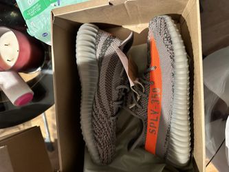 Yeezy Size 8 DS 