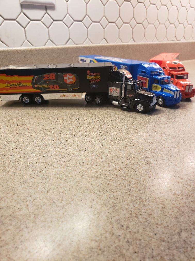 1/64 Nascar Haulers