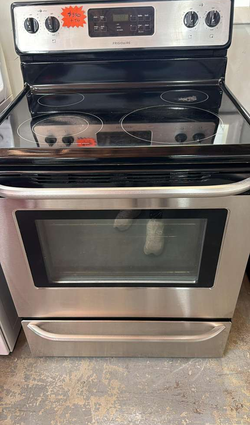 Frigidaire Electric Range – Stainless Glass Top, 30in