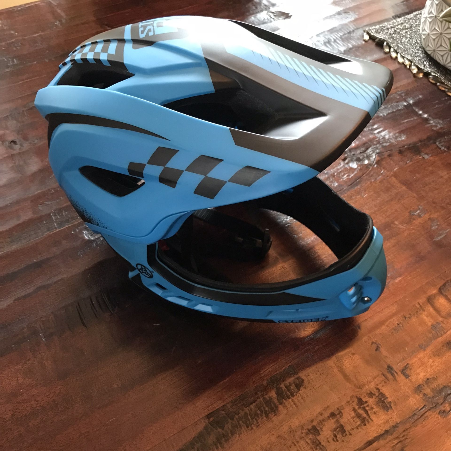 Strider STR Medium Size Helmet