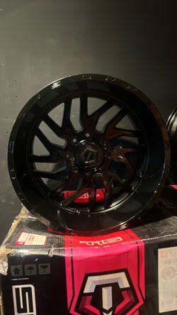 22x12 TIS Black 8x165.1
