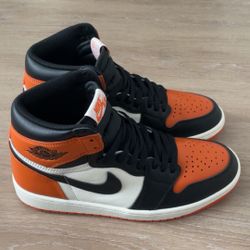 Jordan 1 Retro High OG (Size 9.5)