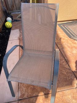 4 outdoor chairs