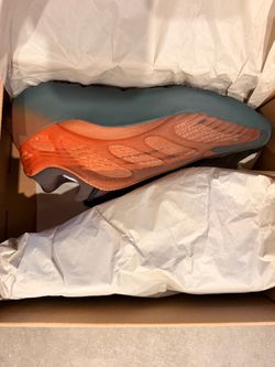 NEW Yeezy V3 Copper Fade size 11
