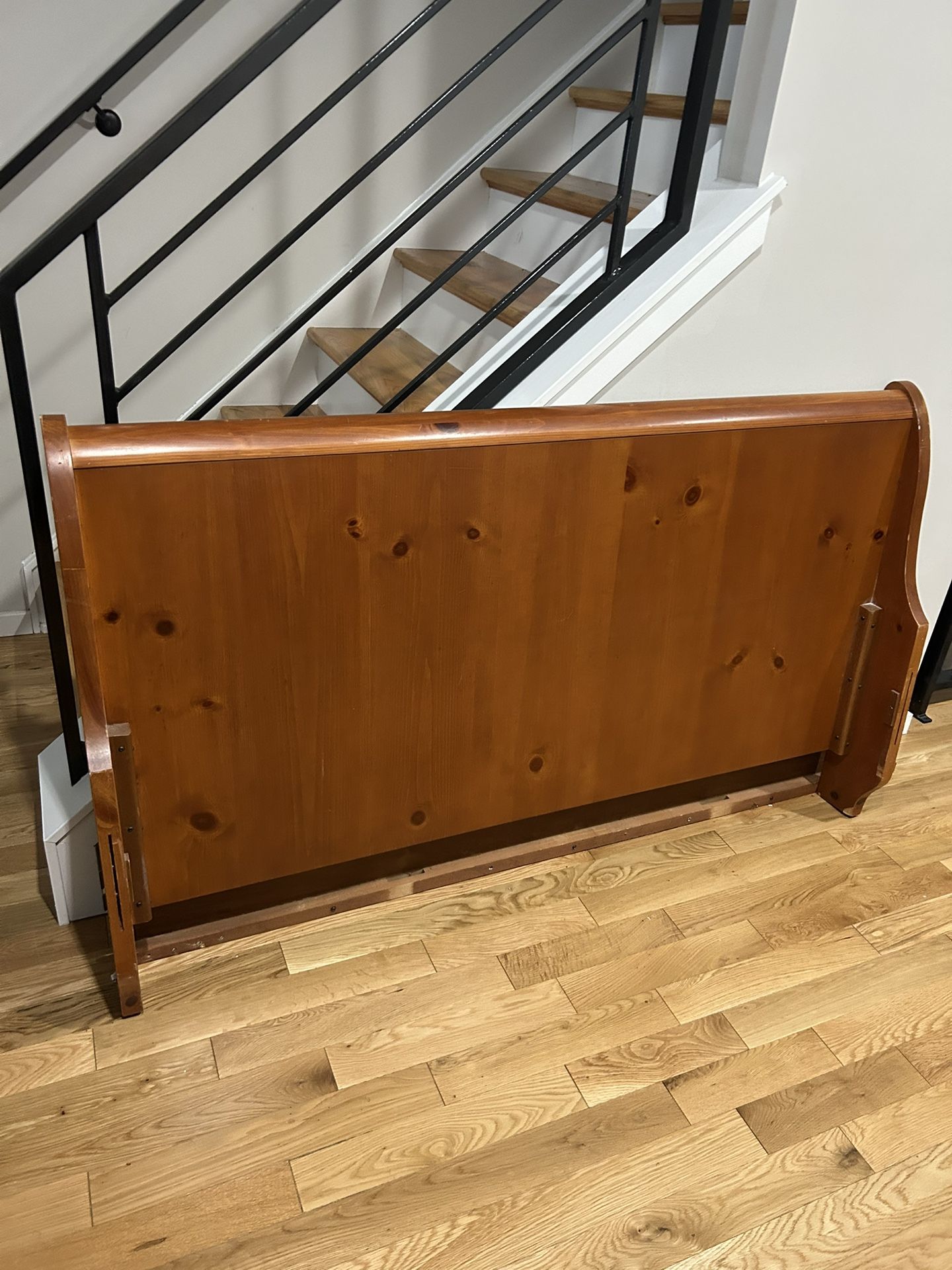 Solid Wood Sleigh Headboard with Metal Frame (Full/Queen)