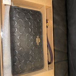 Coach Signature Zip Wallet NWT