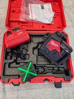 Milwaukee
M12 12-Volt Lithium-Ion Cordless Green 250 ft. 3-Plane Laser Level Kit with One 4.0 Ah Battery, Charger and Case