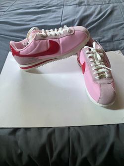 Women’s Size 6 Nike Cortez Valentines Edition