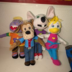 Chuck e cheese and friends