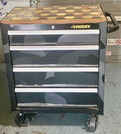 Husky tool box