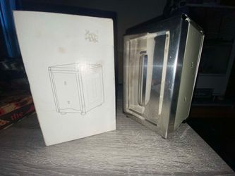 2 new Napkin dispensers