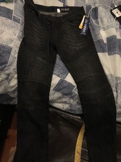 Brand new h and m jeans ... they were bought for me as a gift but they are to small for me.. open for price suggestions