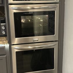 Frigidaire Gallery  Double Oven