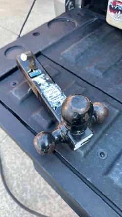 Trailer hitch 3 ball