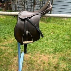 english jumping saddle