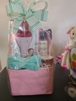Mothers Day/Spring  BASKET $20