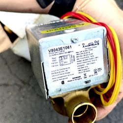 Honeywell V8043E1061 Zone Valve 3/4" Sweat 24V, New, $55 Each