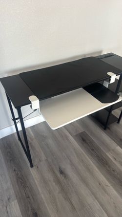 Computer desk in great condition with sliding keyboard