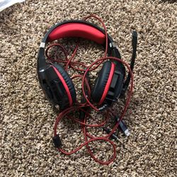 Headphones 