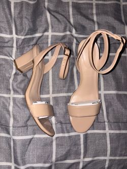 Bandolino Women’s Nude Patent Leather Heels Shies size 8