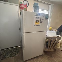 Whirlpool Refrigerator Used Works Great 