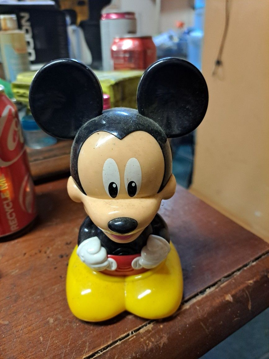 Disney Mickey Mouse Clubhouse Light Up Pals Talking Flashlight.