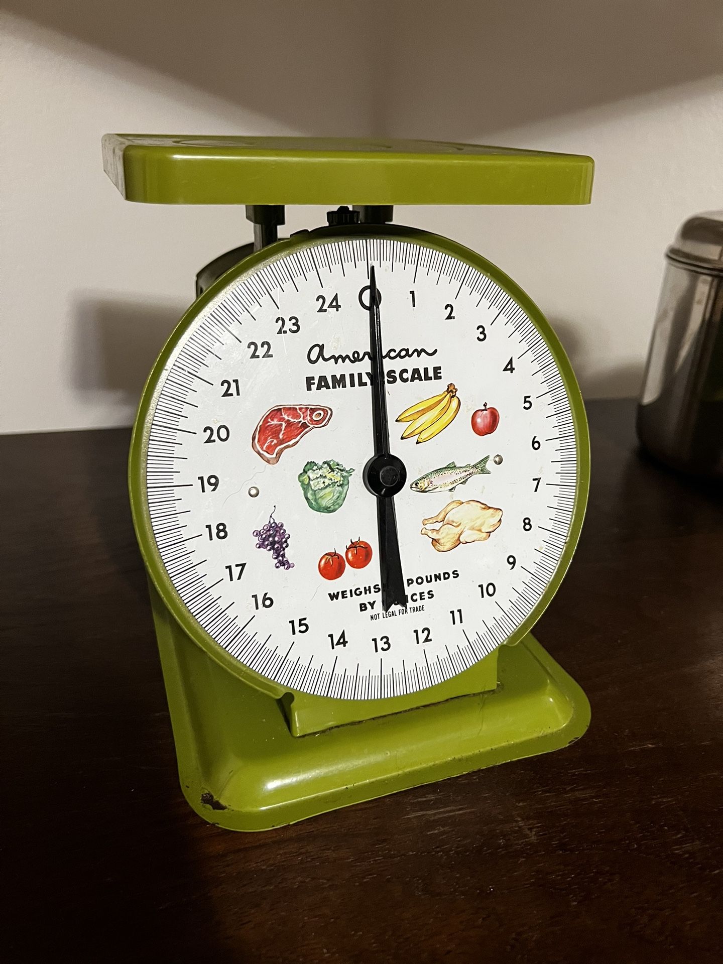 Vintage - American family kitchen Scale