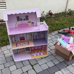 Large Doll House