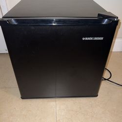 Black & Decker Mini Fridge Good Condition 