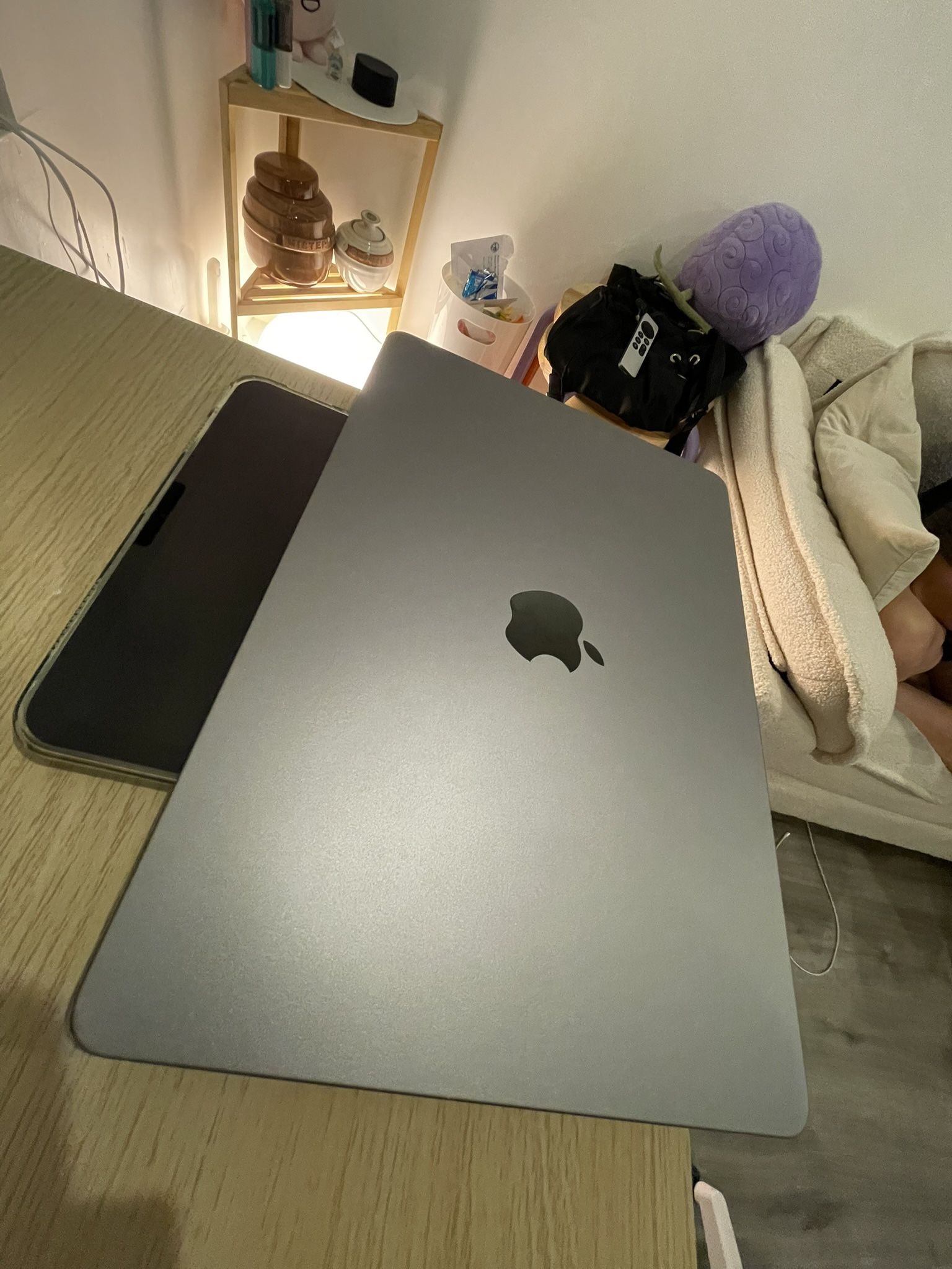 2022 M2 MacBook Air Space Grey 8GB RAM 256GB SSD STORAGE BATTERY HEALTH NORMAL IN PRISTINE CONDITION 