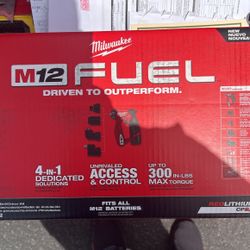 Milwaukee M12