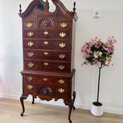 Beautiful wooden vintage Dresser Chest drawers , Vintage dresser  Materials: Mahogany, Brass Thomasville Chippendale Style Mahogany Bonnet- Top Highbo