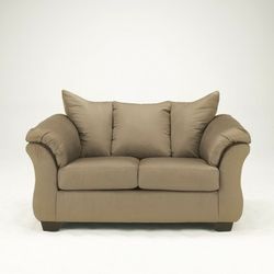 [HOT DEAL] Darcy Mocha Loveseat
by Ashley