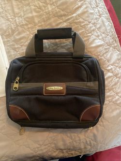 Black Canvas Hanging Travel Bag
