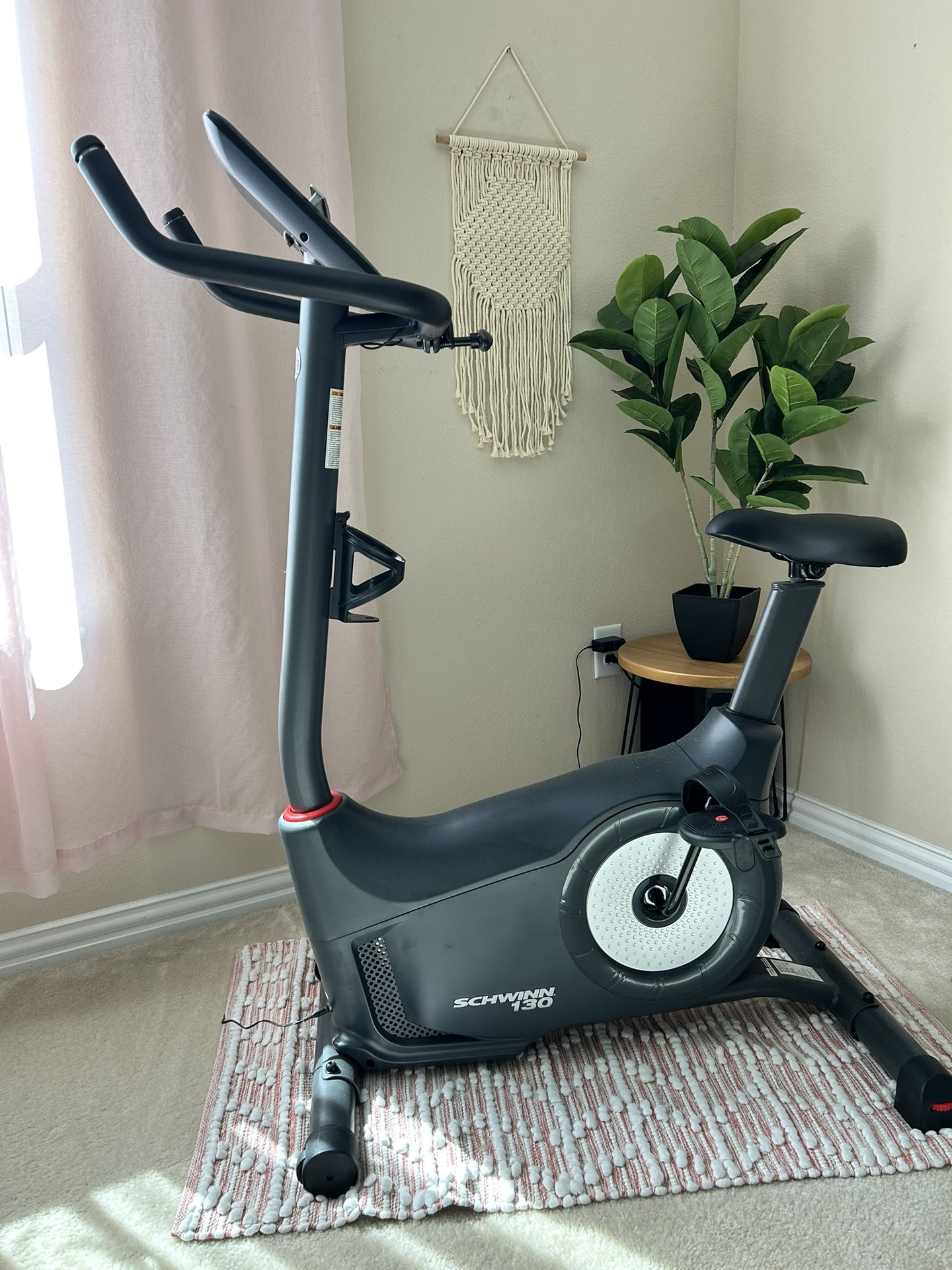 SCHWINN 130/ 510 U Upright Bike