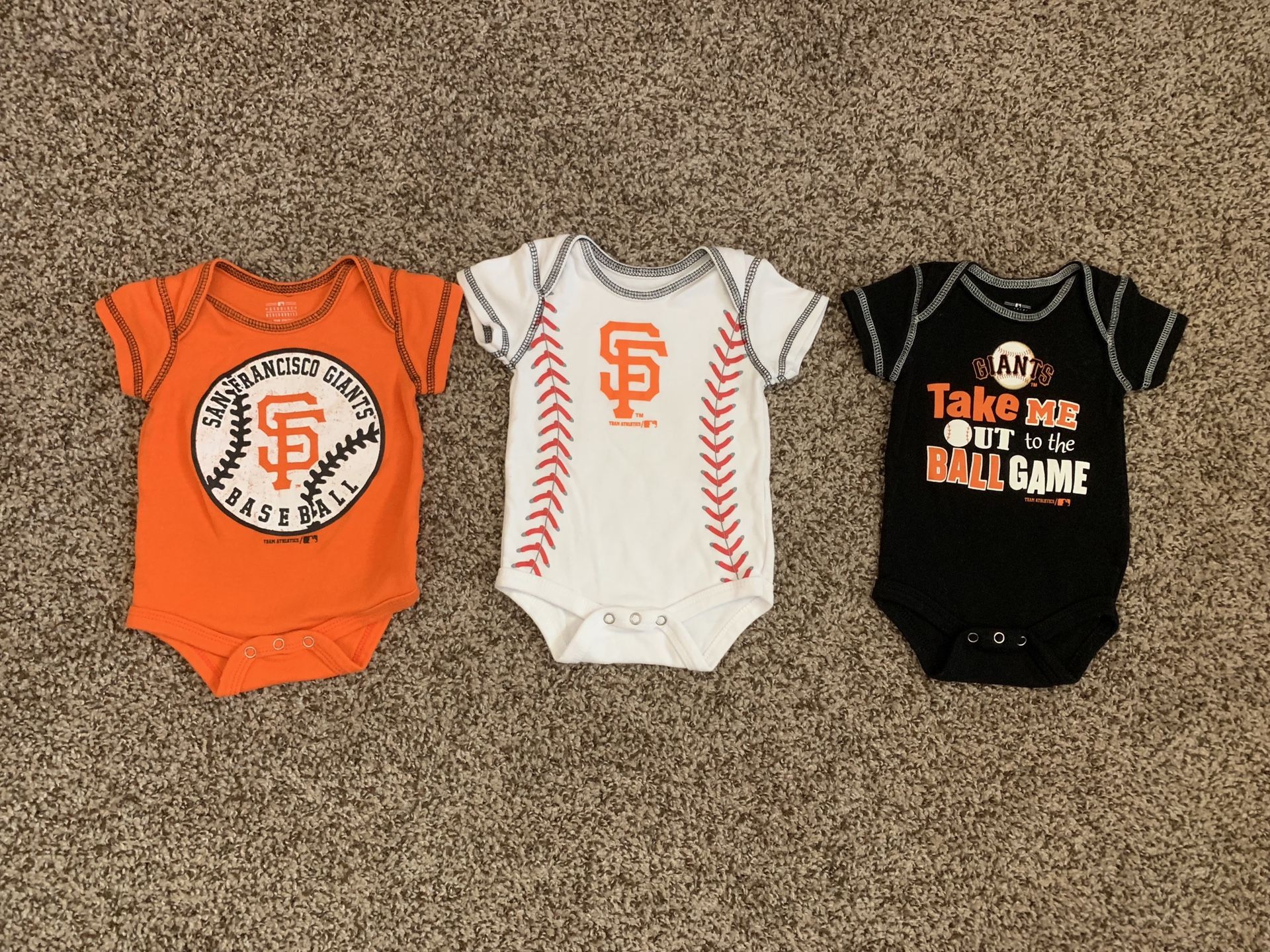 Giants onesie all size 0-3 months. All 3 for $10