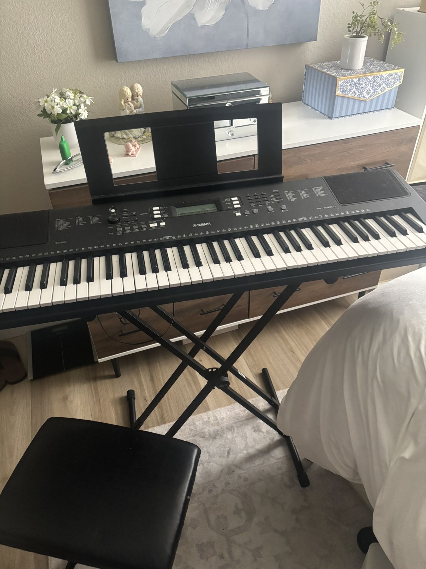 Yamaha Keyboard With Stand And Bench