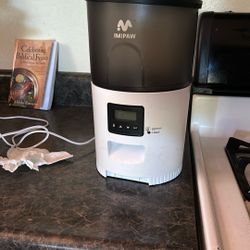 Automatic Dog Feeder 