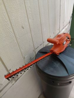 17 in Black &Decker electric cord trimmer