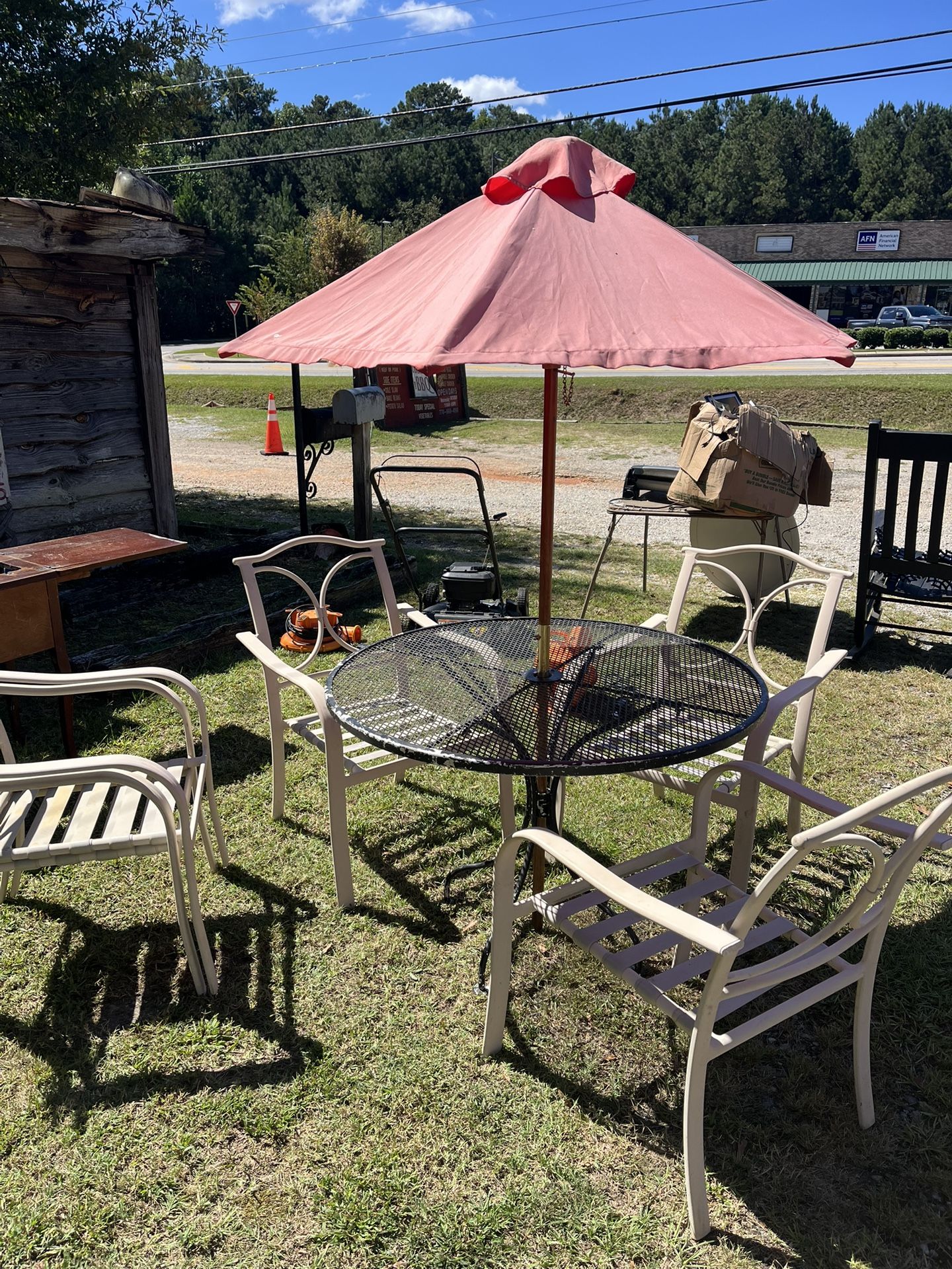 Patio Table w/Umbrella & 6 Chairs