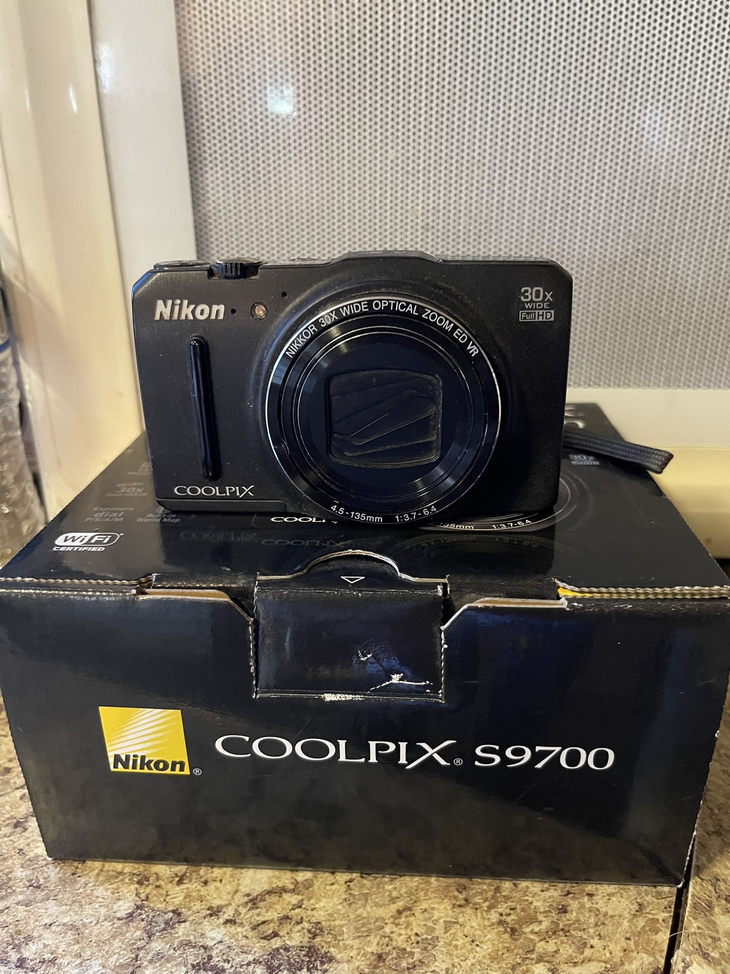 Nikon Coolpix S9700