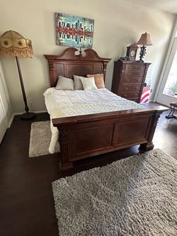 🛏️ Cama Queen Size de Madera + Colchón Luxury Resort