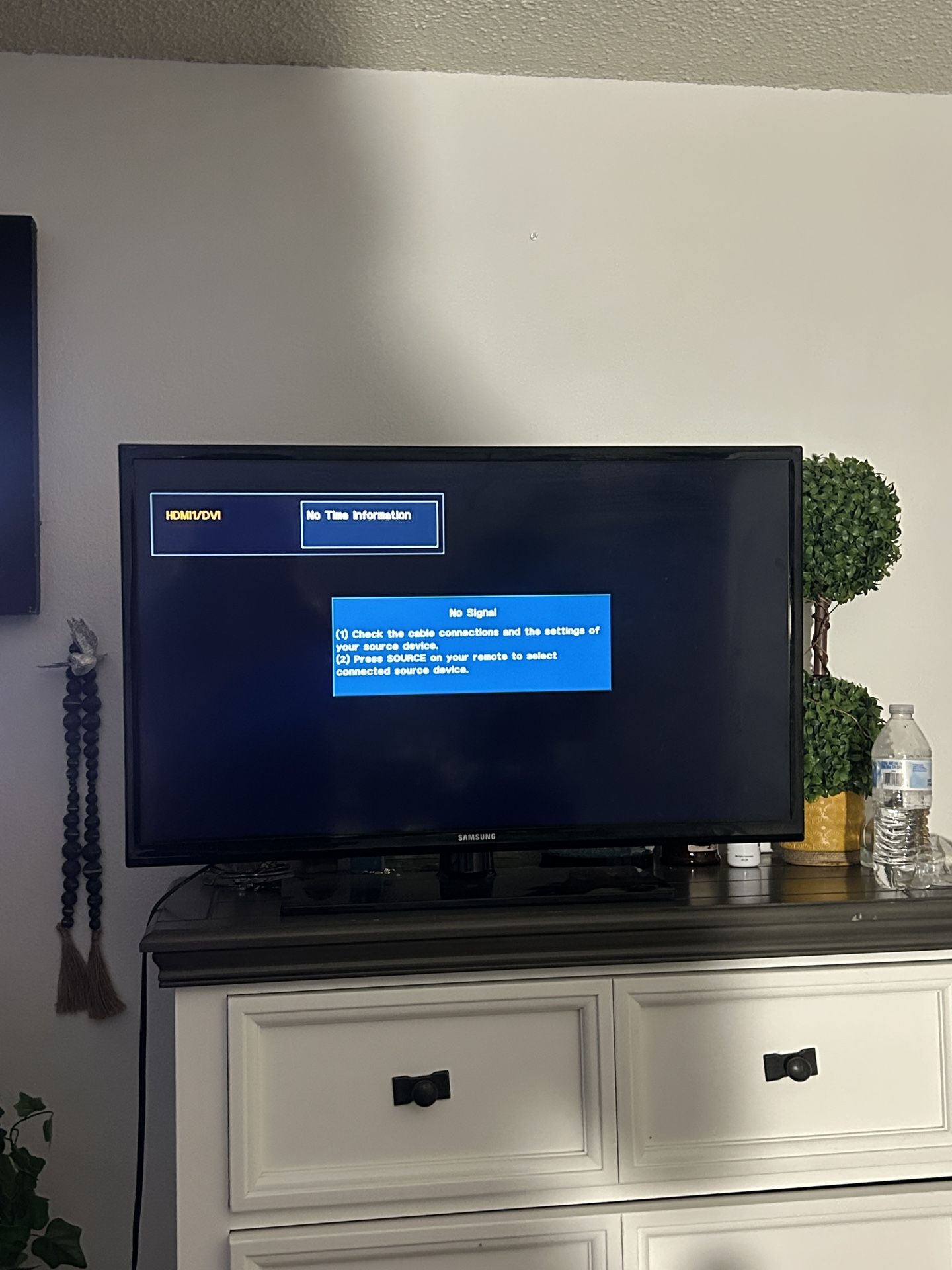 Samsung 32” Led tv EH4003 series 720p resolution with HDMI input Samsung UN32EH4003F