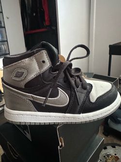 Air Jordan 1 Retro High OG (TD) “Shadow” – Toddler Size 9C – Used