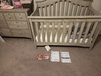 Crib, Mattress and Dresser Set