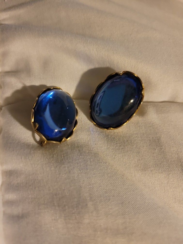 Vintage Clip On Earrings Cabochon Blue Glass
