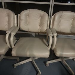 Tres Sillas De Oficinas En  Perfectas Condición 