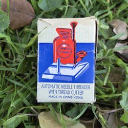Vintage Automatic Needle Threader with Thread Cutter  - Original Box 